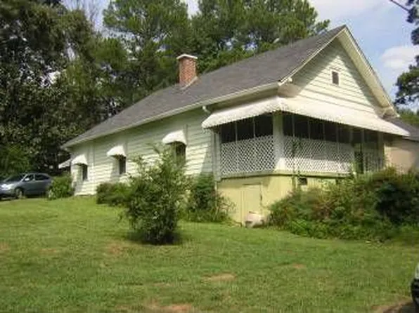 1863 Center Ave, East Pt, GA 30344