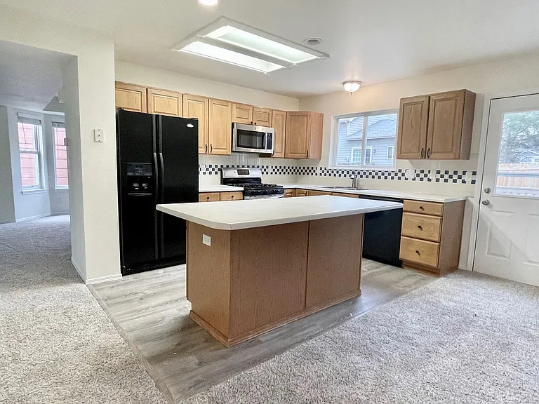 6675 Stonehedge Dr — Photo 10