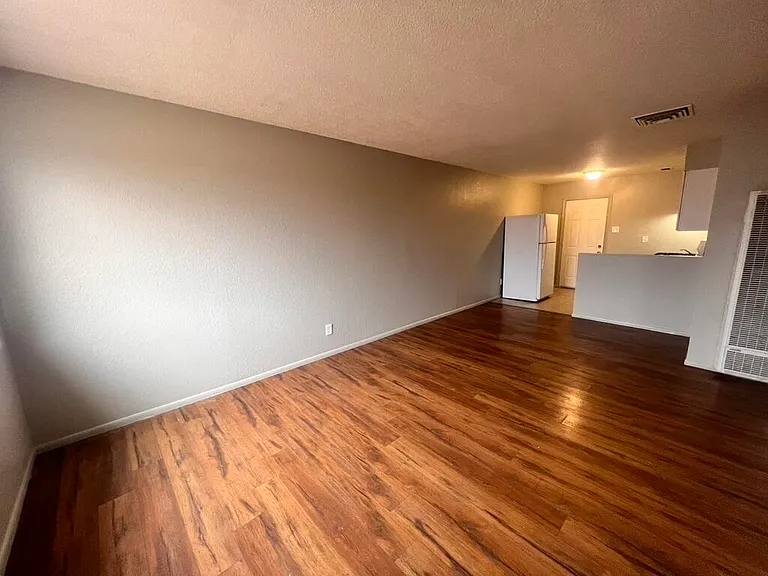 423 Dallas St SE #A — Photo 11