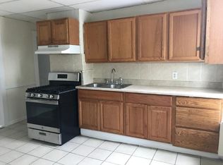 152 Dewey St APT 3, Worcester, MA 01610