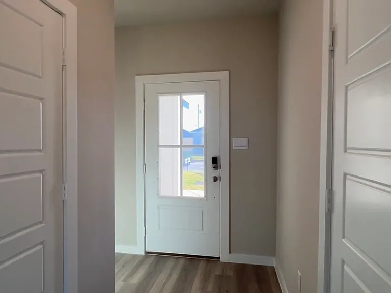 3017 Lynn Ln — Photo 3