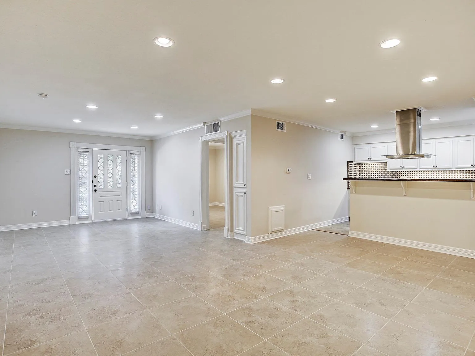 1 bed, 1.0 bath, 758 sqft, $1,350 — Photo 3