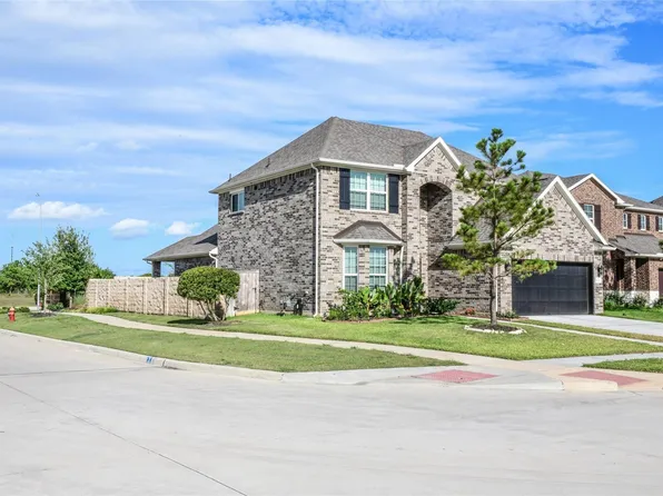 10701 Clouds Rest Dr, Iowa Colony, TX 77583