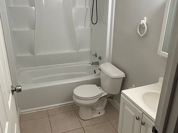 3rd image of 5303 Harding Hwy APT 107