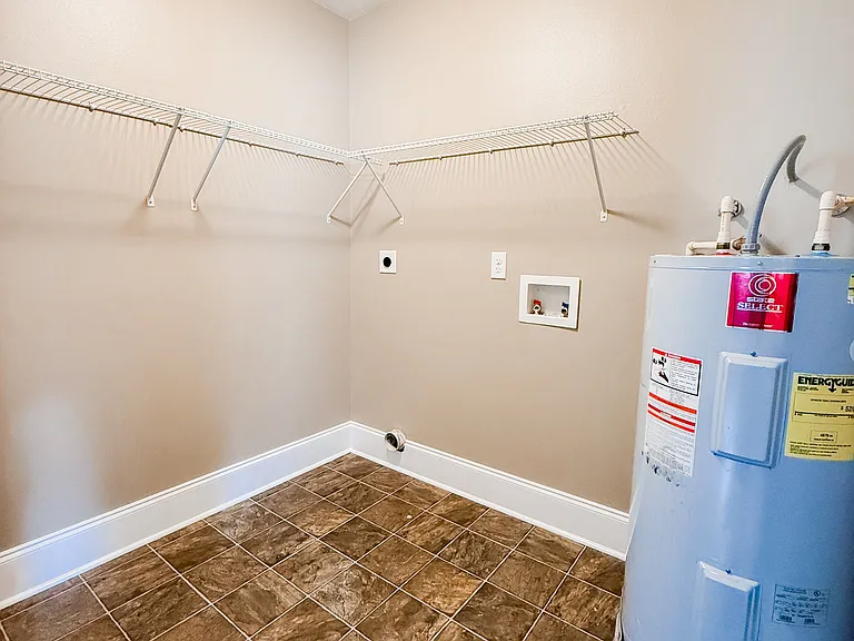 48 Ruby Ln — Photo 16