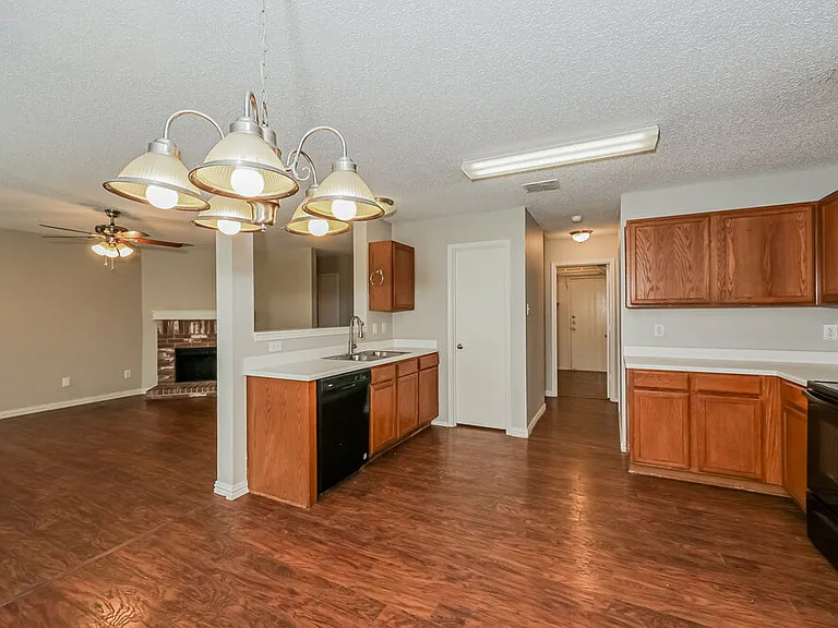 2036 Navada Way — Photo 7