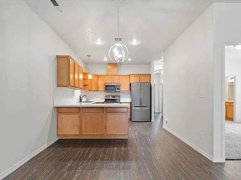 9604 Mia Ln — Photo 8