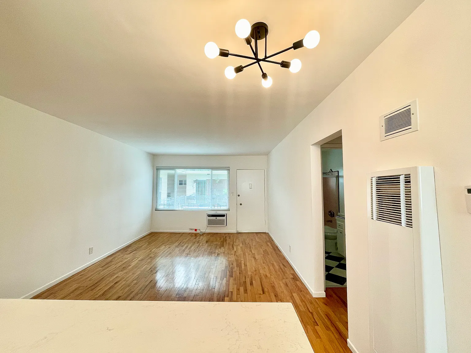 934 N Gardner St — Photo 3