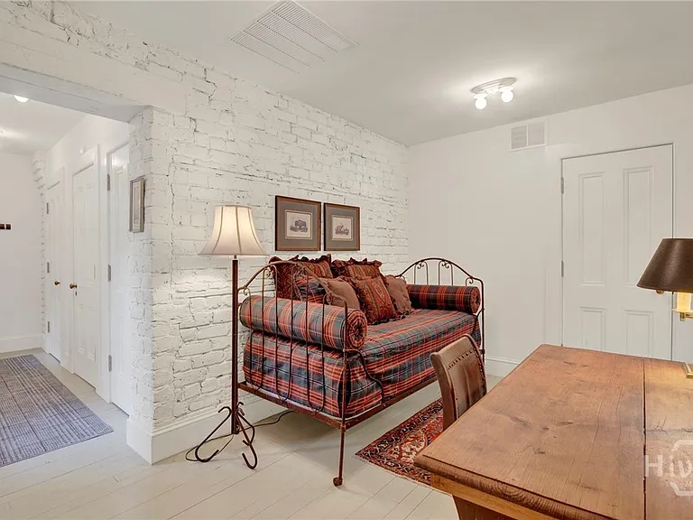 224 E Jones Ln #GARDEN — Photo 8