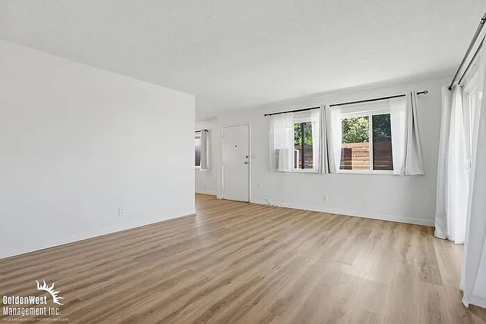 643 W 6th Ave #647 — Photo 2