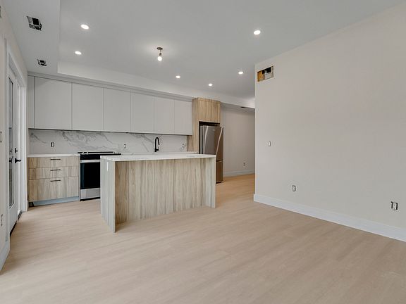 5th image of 625 Harvie Ave #1