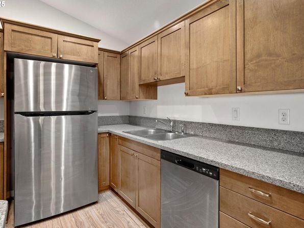 salem-oregon-2101567058 picture