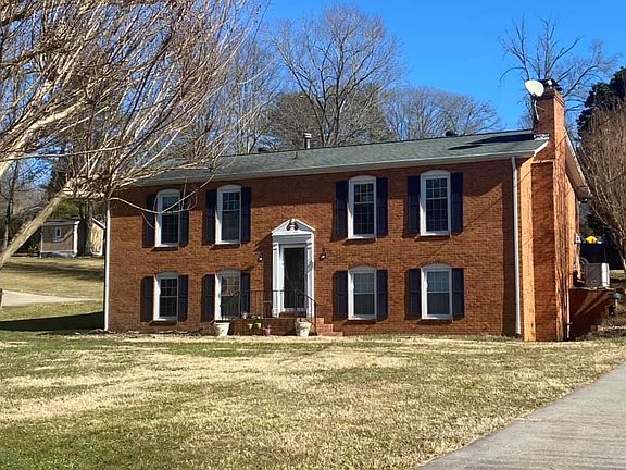 3rd image of 1712 Meadowview Ln