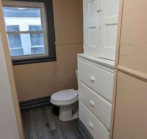 443 W Thornton St — Photo 34
