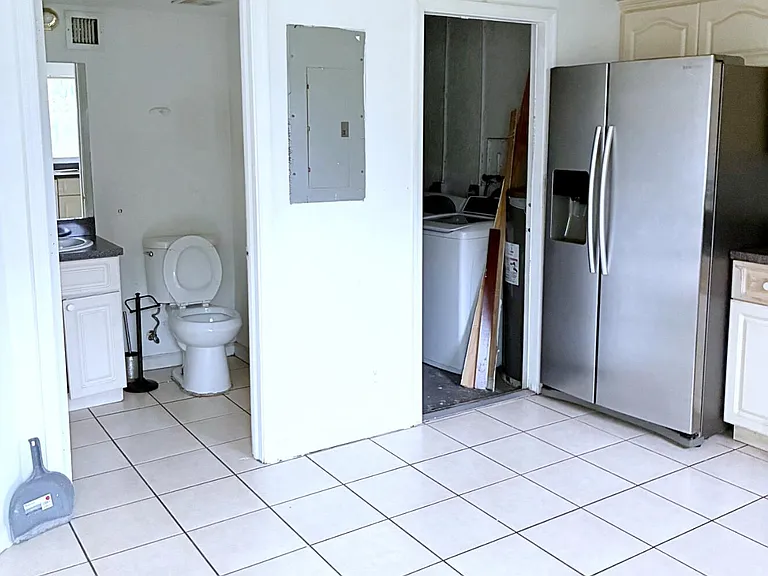 647 Latona Ave — Photo 10