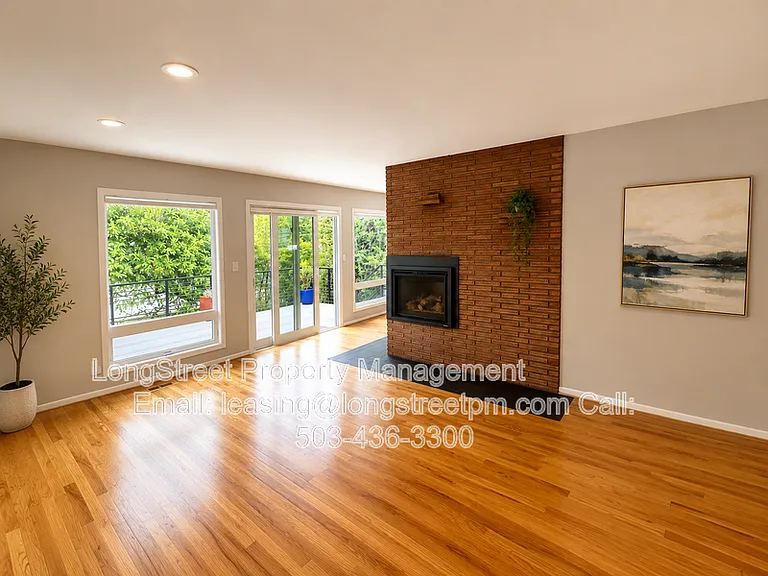 1243 SW Texas St — Photo 5