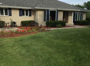 38605 N Burr Oak Ln, Wadsworth, IL 60083