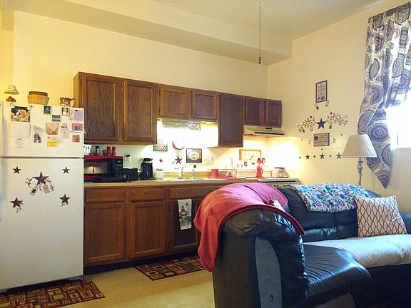 2nd image of 1557 Main St APT 2