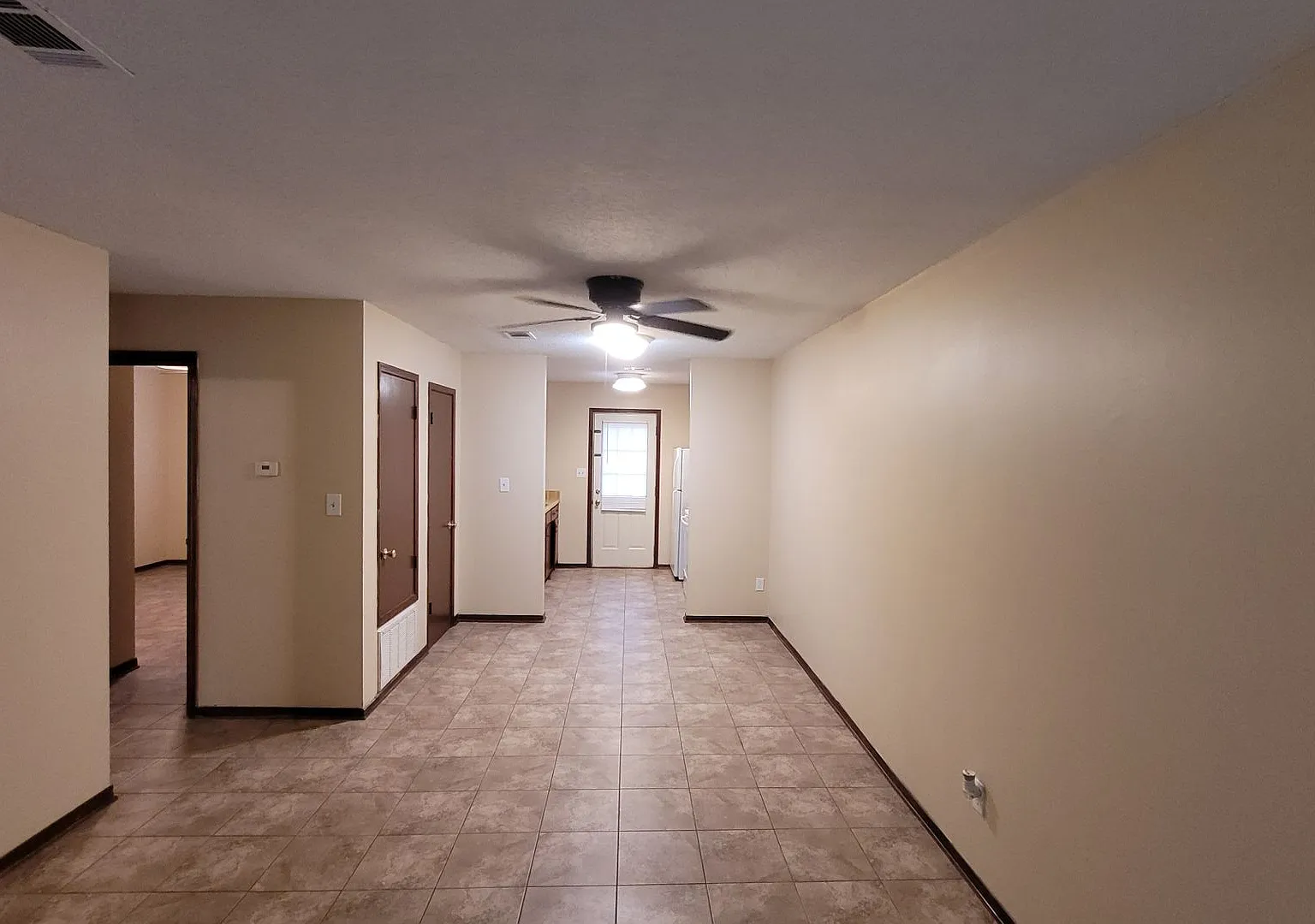 2 Bedroom 1 Bath Duplex for Rent! Trash & Lawn Care Included! — Photo 3
