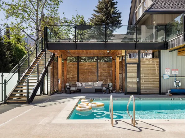 4365 Northlands Blvd #105, Whistler, BC V8E 1C4