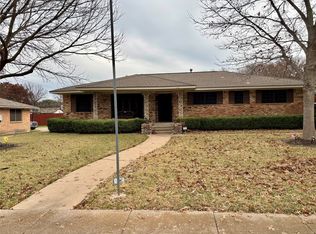 816 Misty Glen Dr, Desoto, TX 75115