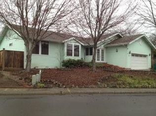 2920 Wedgewood Ln, Ashland, OR 97520