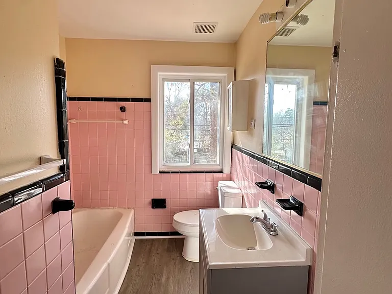 308 13th Ave NW — Photo 9