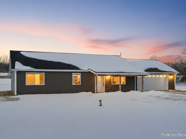 2531 Daisy Ln, Middleville, MI 49333