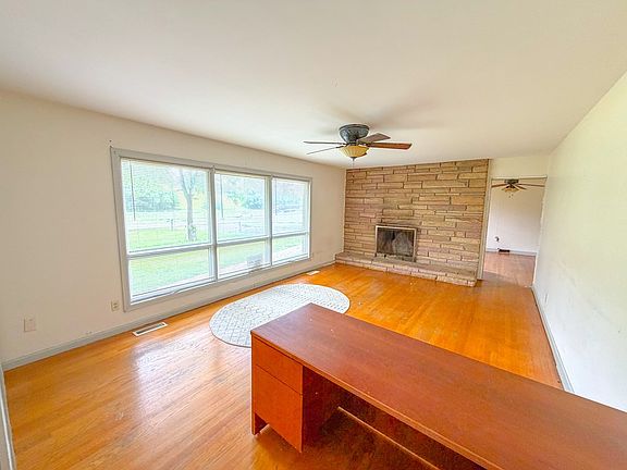 3rd image of 134 Needmore St