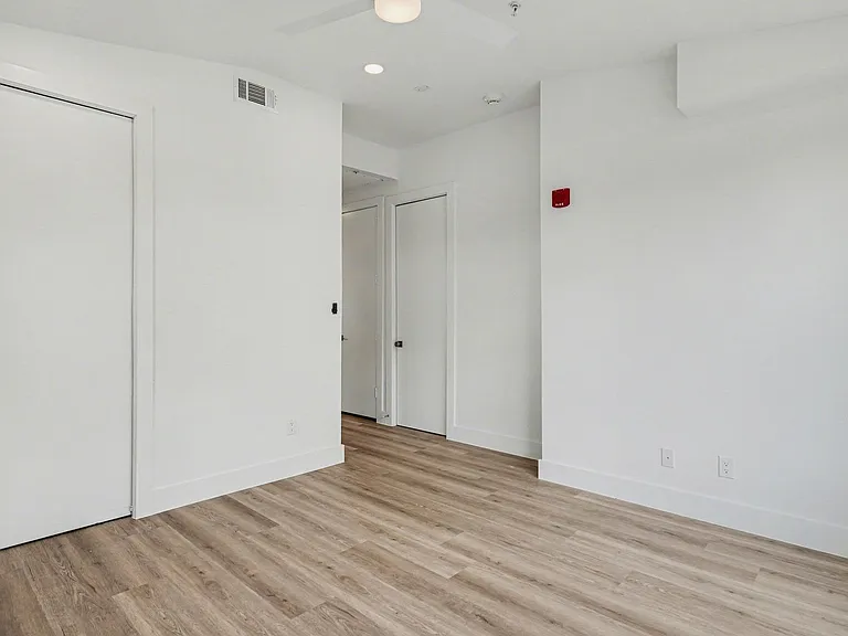 2217 N Fitzhugh Ave #303 — Photo 25