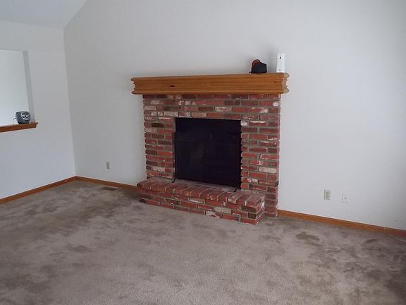 3rd image of 210 W 132nd St