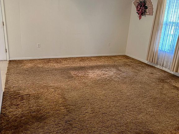 5th image of 705 W 10th Ave