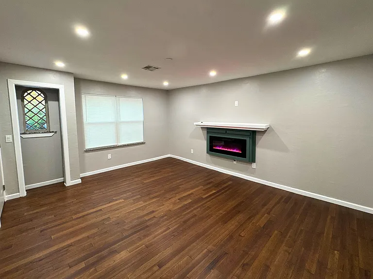 1132 NE 19th St — Photo 5