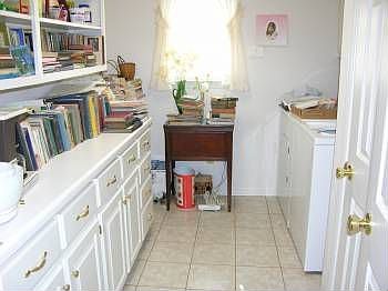 4th image of 225 Westmeade Ct