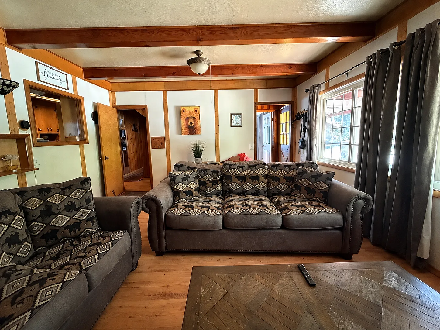4 bed, 1760 sqft, $4,495 — Photo 3