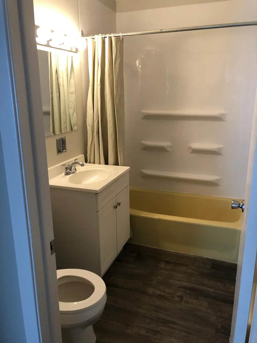 Building Photo - 304 Wentworth Dr #2
