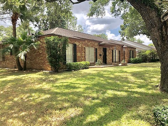 2nd image of 10003 Briar Forest Dr