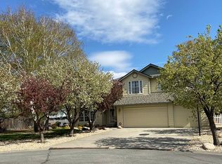 10390 Nighthawk Cir, Reno, NV 89523