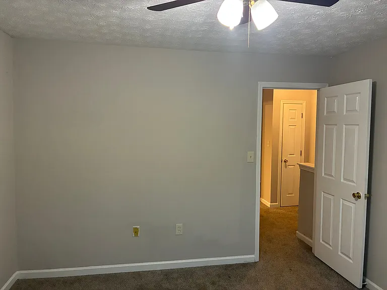 6433 Wellington Chase Ct — Photo 4