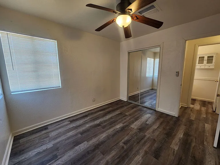 6686-6688 Yucca Ave — Photo 7
