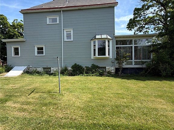 4th image of 46 Elwyn Ave
