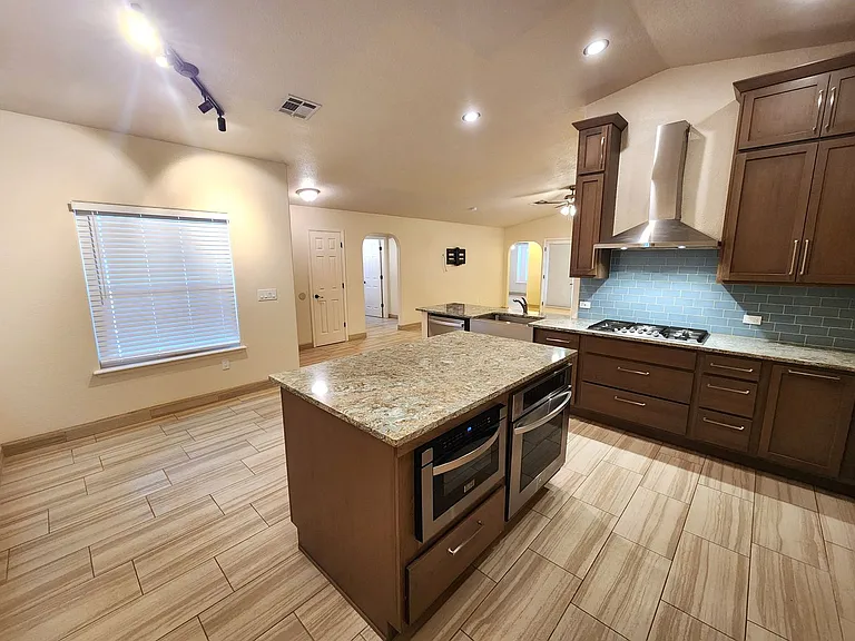 1535 Vajillo Ln — Photo 14
