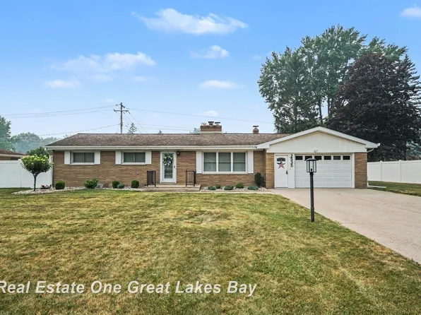 2535 E Greendale Dr, Saginaw, MI 48603