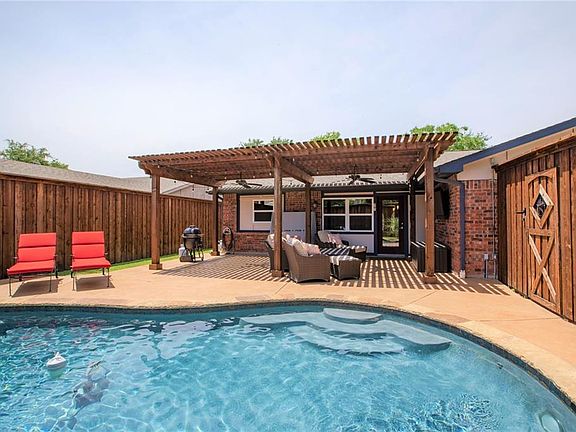 4th image of 240 Park Meadow Way