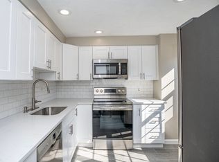 17 Meyer Ter #17, Canton, MA 02021