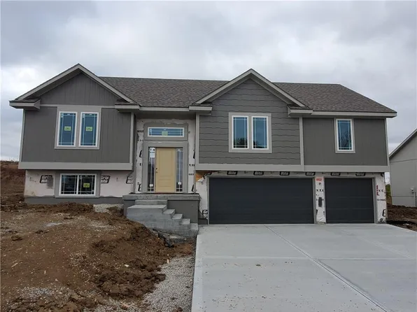 1201 NW 3rd St, Oak Grove, MO 64075