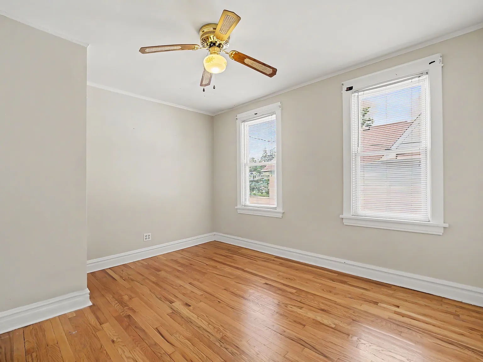 2 bed, 1200 sqft, $2,200 — Photo 3