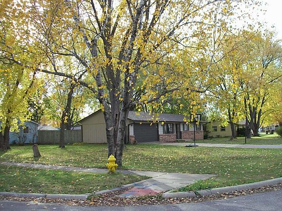 3rd image of 1109 Heron Dr