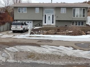 201 Juniper Ave, Glendive, MT 59330