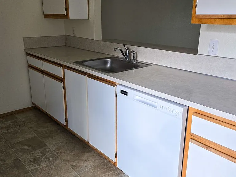North Salem Apartment Complex With Washer/Dryer! ~ Camelot — Photo 48